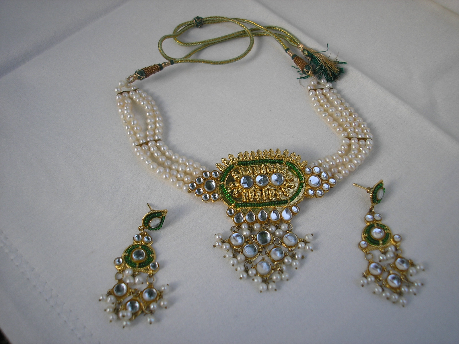 Item Code:M6109  Price Rs. 950/-  Status: available