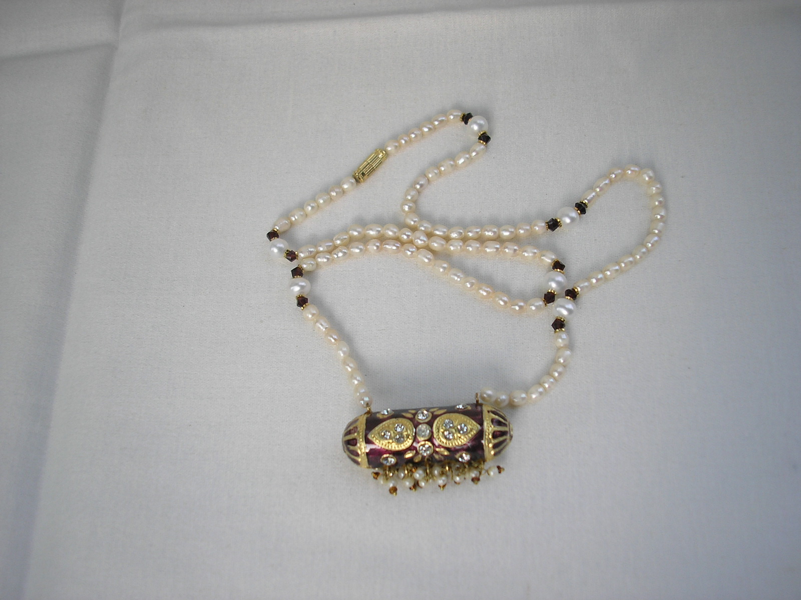 Item Code:M06129  Price Rs. 650/-  Status: available