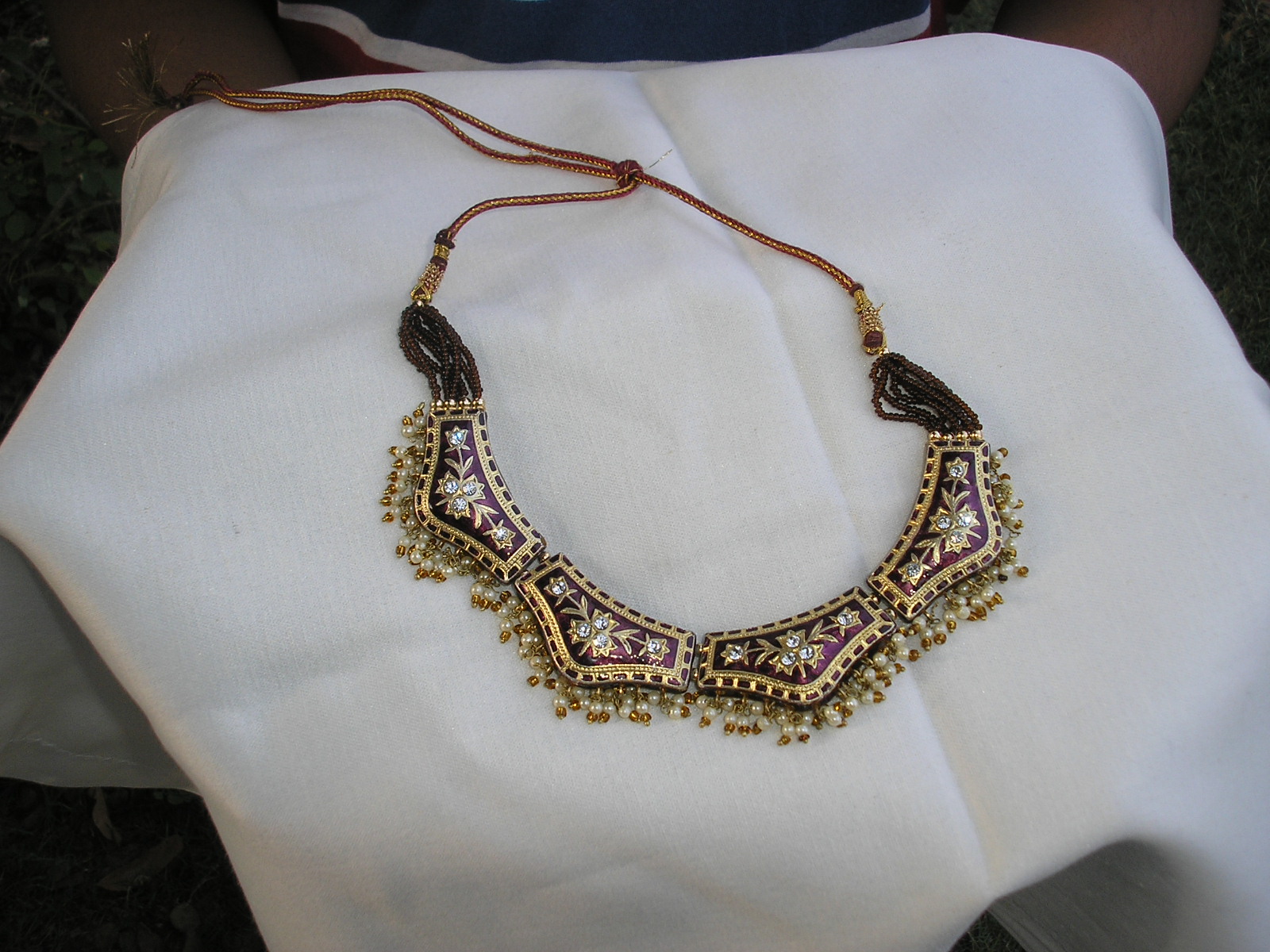 Item Code:M06105  Price Rs. 650/-  Status: available