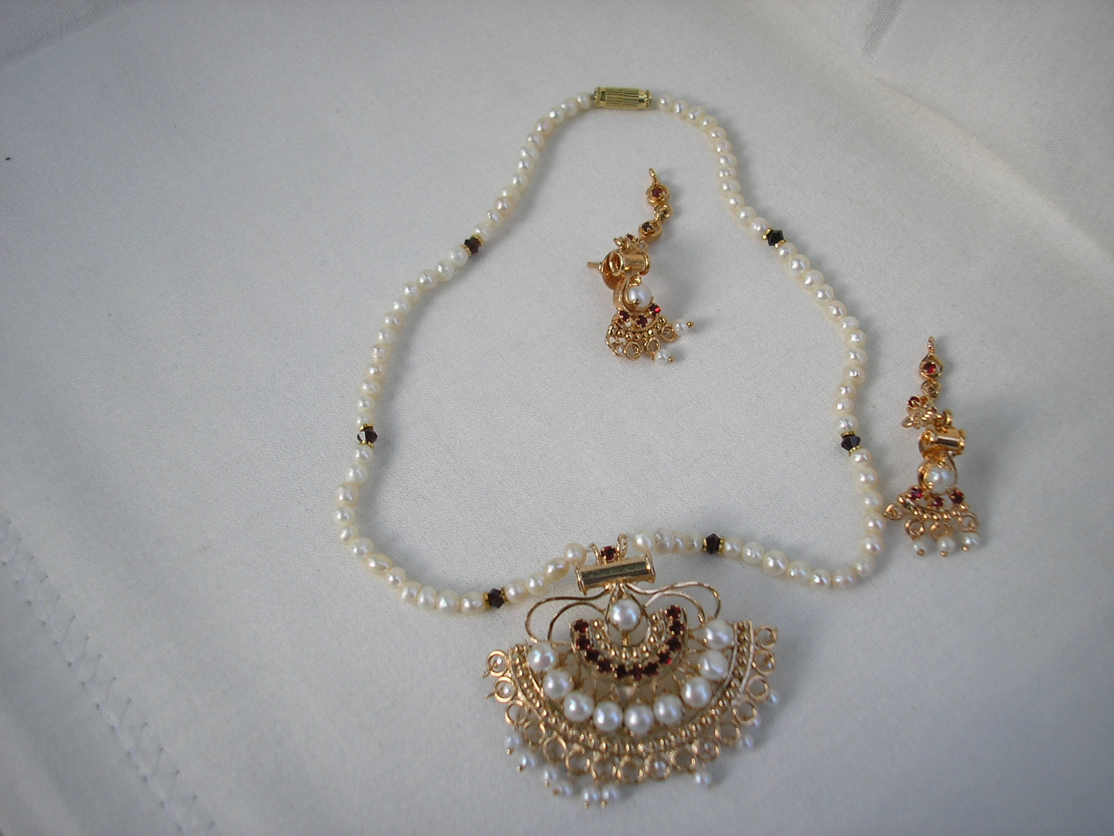 Item Code:M06113  Price Rs. 650/-  Status: available
