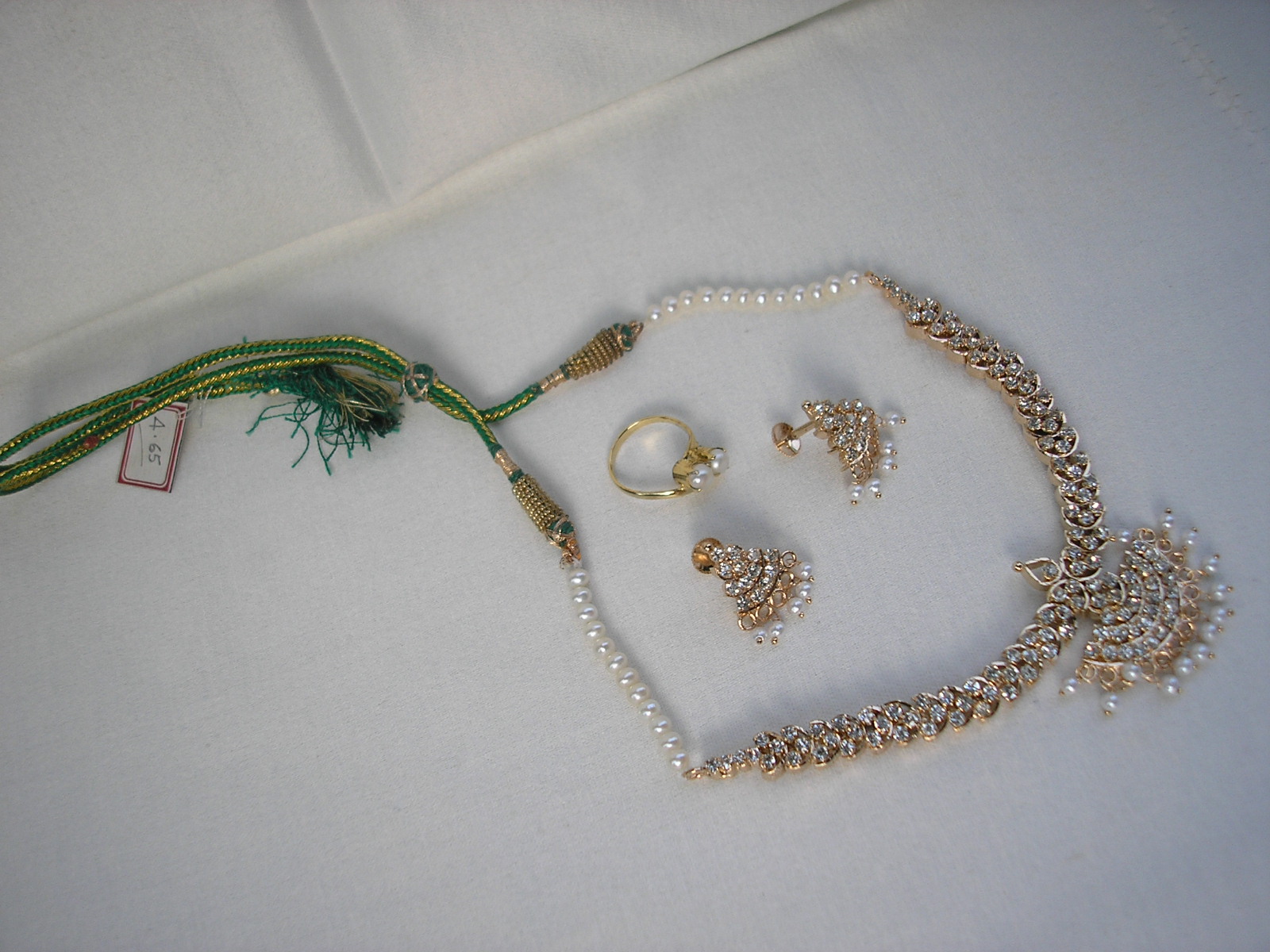 Item Code:M06114  Price Rs. 650/-  Status: available